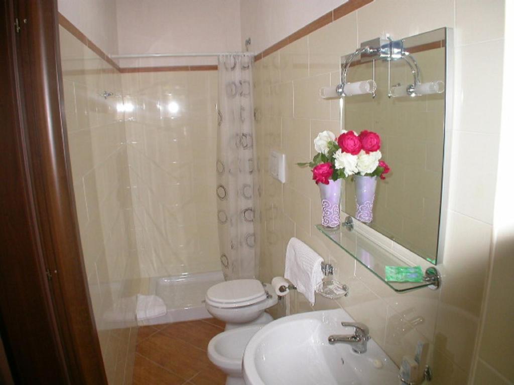 بيسْكيتْشّي B&B La Formichina الغرفة الصورة